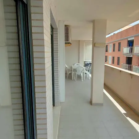 A H Garbi Con Parking Apartment *